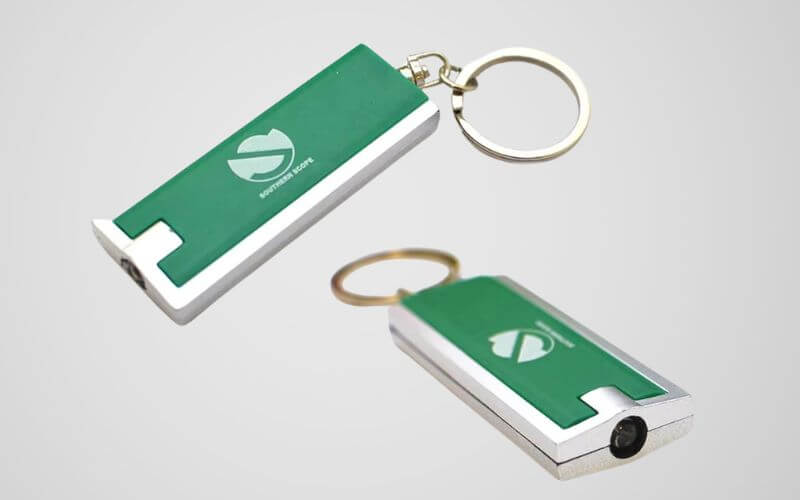 Add Accessories to Your Metal Keychains