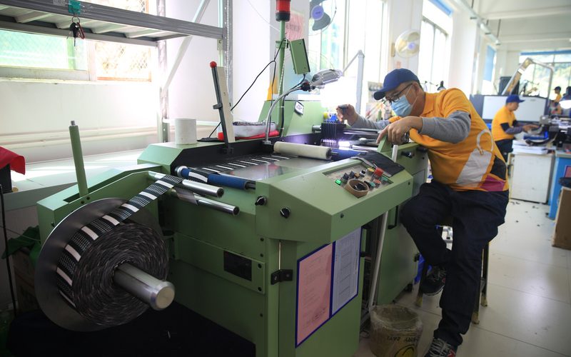 main-difference-sew-on-vs-iron-on